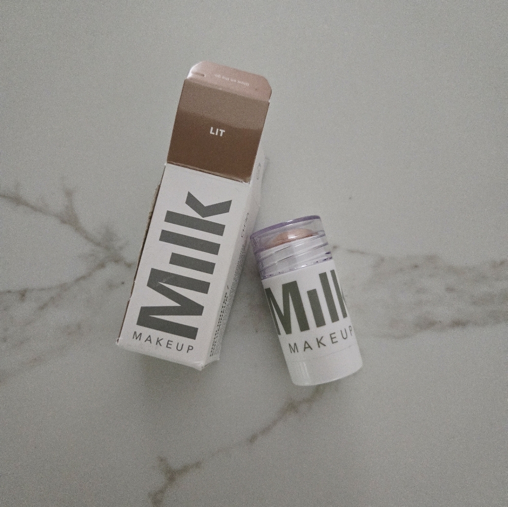 NWT MILK Highlighter